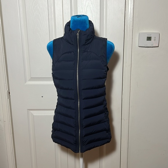 Lululemon Athletica Down Vest Women’s 6 - Picture 2 of 10